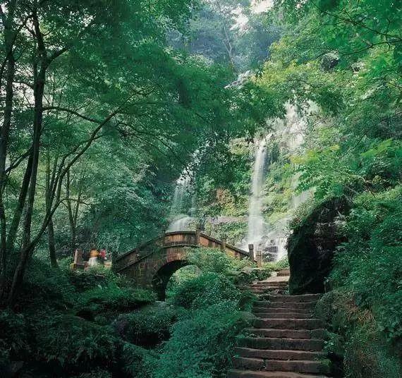 穴居人打高尔夫