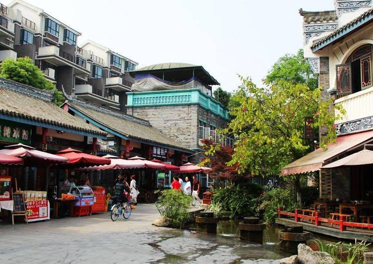 曼晚:曼联考虑更换训练基地,卡灵顿扩建升级会面临很多问题